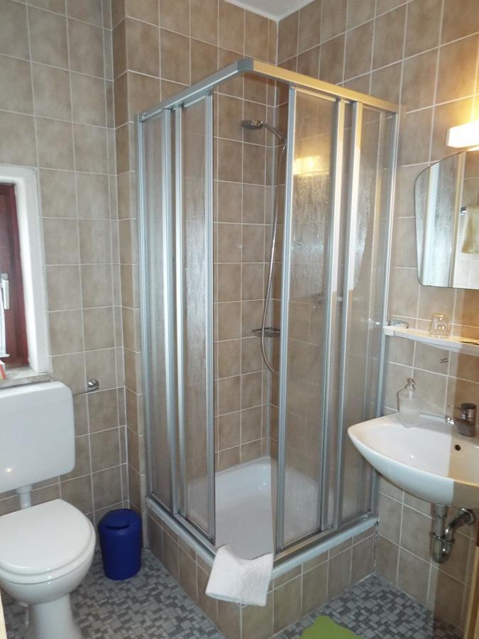 Hotel Garni Zum Reinhardswald Gewissenruh Kültér fotó